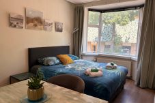 Rent by room in Groningen - Stylish Lottus Room in Duplex Near Center & UMCG