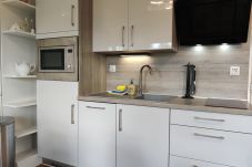 Chalet in Anjum - Paloma Chalet with Sauna - Relaxing Nature Escape by Lauwersmeer Park