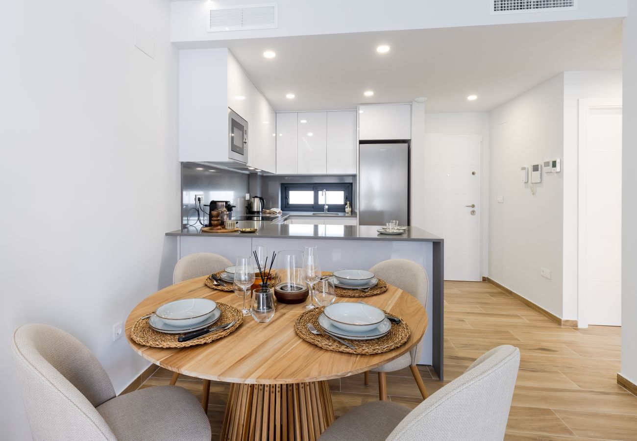 Appartement in Villamartín - Lotus – Modern Appartement met Zwembad en Privébalkon