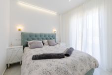 Appartement in La Mata - Modern Ground-Floor Apartment with Balcony, near La Mata Beach 
