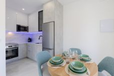 Appartement in La Mata - Modern Ground-Floor Apartment with Balcony, near La Mata Beach 