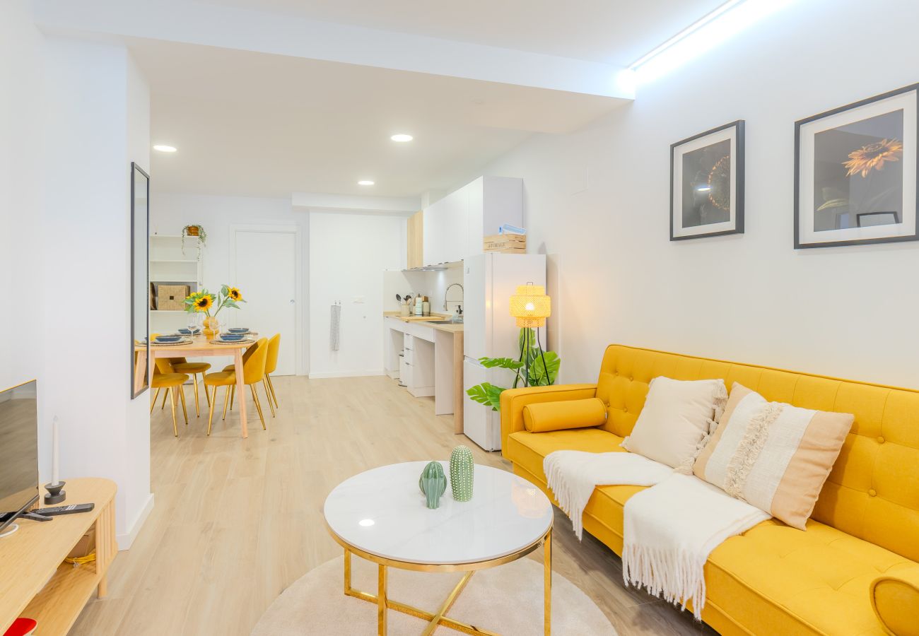 Appartement in Valencia - Casa Girasol – Spacious Wheelchair-Accessible Stay Near Valencia Center