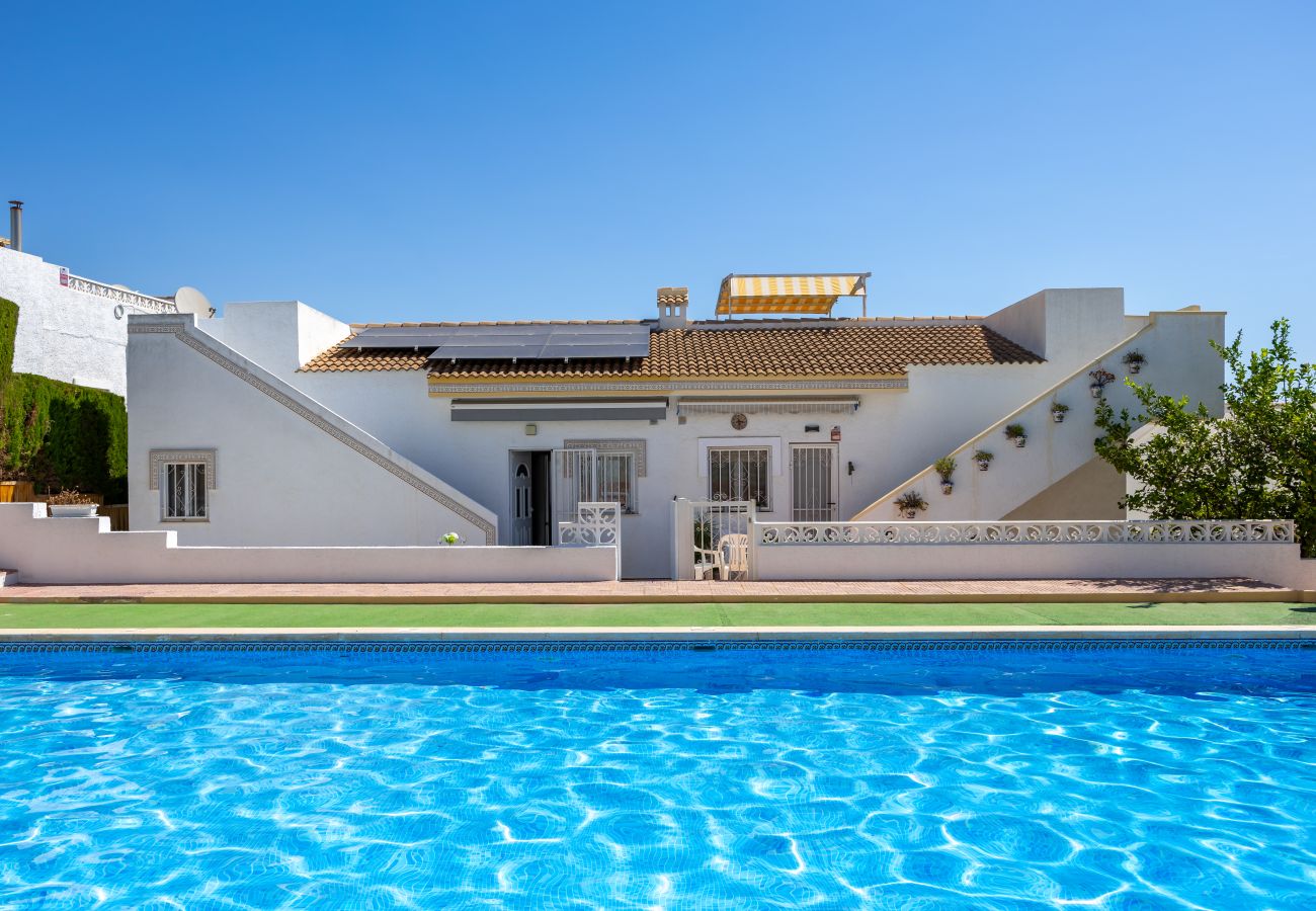 Huis in Rojales - Casa Eddy - Alleen voor volwassenen met zwembad
