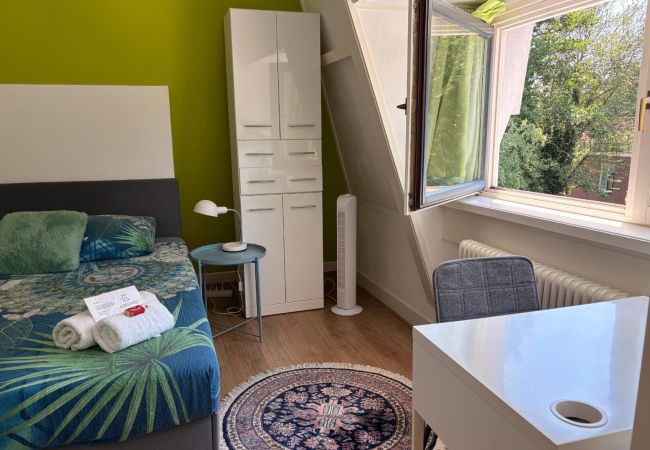 Alquiler por habitaciones en Groningen - Room “Jasmijn” in Cozy Shared Duplex near City Center & UMCG