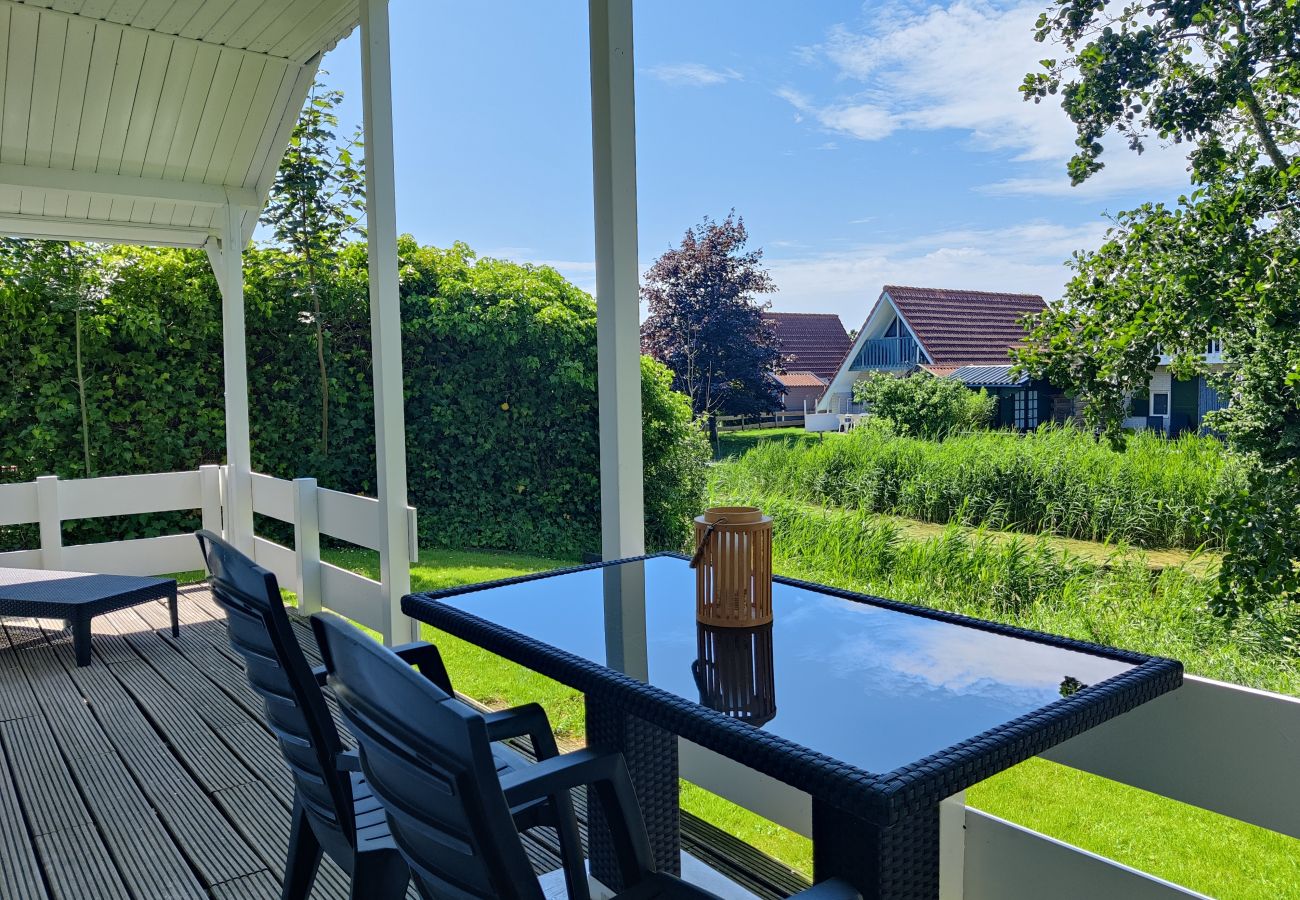 Chalet en Anjum - Paloma Chalet with Sauna - Relaxing Nature Escape by Lauwersmeer Park