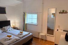 Chalet en Anjum - Paloma Chalet with Sauna - Relaxing Nature Escape by Lauwersmeer Park