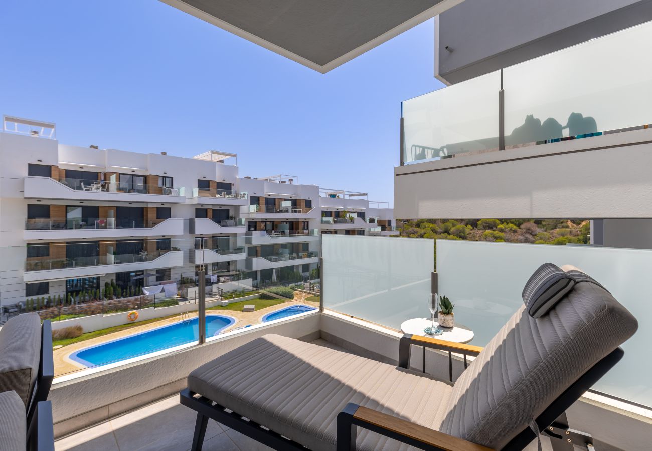 Apartamento en Orihuela Costa - Aire Coastal – Elegant Coastal Apartment with Pool & Balcony