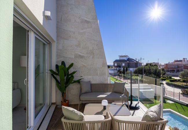 Apartamento en Pilar de la Horadada - Marina Garden – Beautiful Apartment with Private Rooftop & Jacuzzi