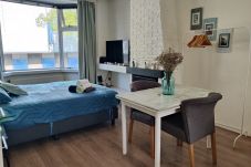 Rent by room in Groningen - Stylish Lottus Room in Duplex Near Center & UMCG