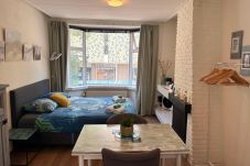 Rent by room in Groningen - Stylish Lottus Room in Duplex Near Center & UMCG