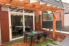 Rent by room in Groningen - Stylish Lottus Room in Duplex Near Center & UMCG
