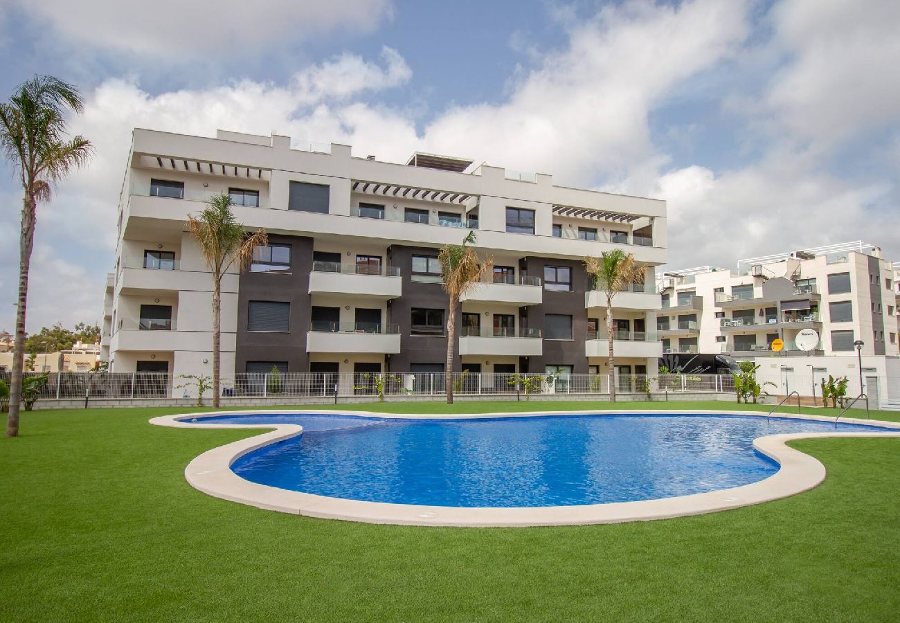 Apartment in Villamartín - Gardenia – Elegant Penthouse with Rooftop Lounge
