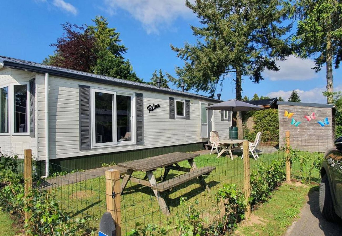 Chalet in Putten - Charming 4P Cabin w Private Parking 